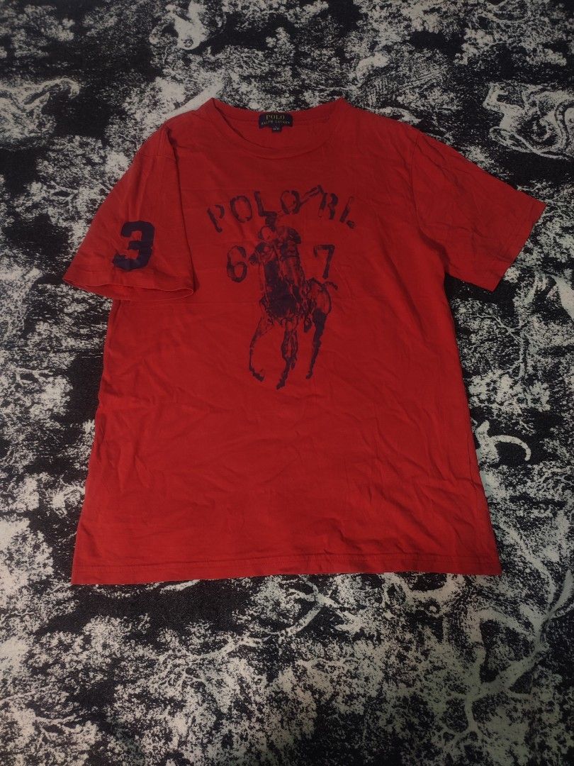Ralph Lauren Gold tag❤️ (Category: Tshirts & Polo Shirts ) located in Cagayan de Oro. Submitted by jaypeedeistilo (Listing ID 1463861588, Image 1). Description: still in a good condition✅ dimes: 19×25.5✅ issue: very small repair, see last pic( hndi nmn po halata yung repair)✅.