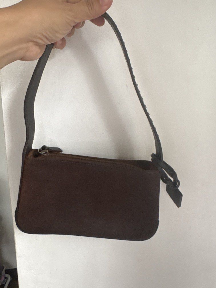 Ralph lauren small bag (Category: Tote Bags) located in Paranaque City. Submitted by oddfalcon.123bb8 (Listing ID 1463759610, Image 2). Description: .