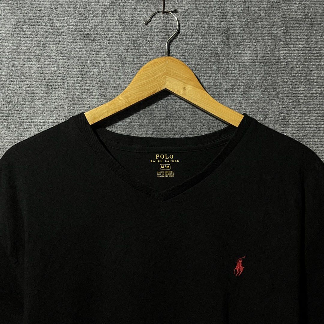 RALPH LAUREN V NECK (Category: Activewear) located in Naga. Submitted by goodfinds_only.v1 (Listing ID 1463771861, Image 2). Description: FOR SALE -POLO RALPH LAUREN V-NECK SIZE:MEDUIM MEASUREMENTS WIDTH:24 INCHES LENGTH:27 INCHES COLOR RATE:10/10 EXCELLENT CONDITION NO FLAWS DM ME TO PURCHASE! LOCATION:NAGA CITY BICOL.
