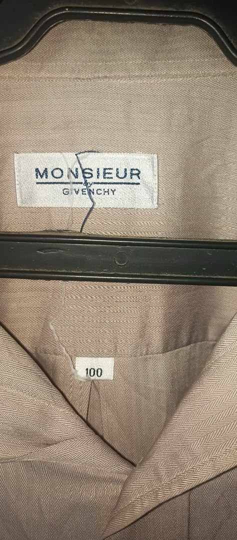 RARE 1970's GIVENCHY POLO LONG SLEEVE (Category: Looking For) located in Makati City. Submitted by egsdhadghas (Listing ID 1463931816, Image 3). Description: IN EXCELLENT CONDITION. SIZE LARGE TO XLARGE.