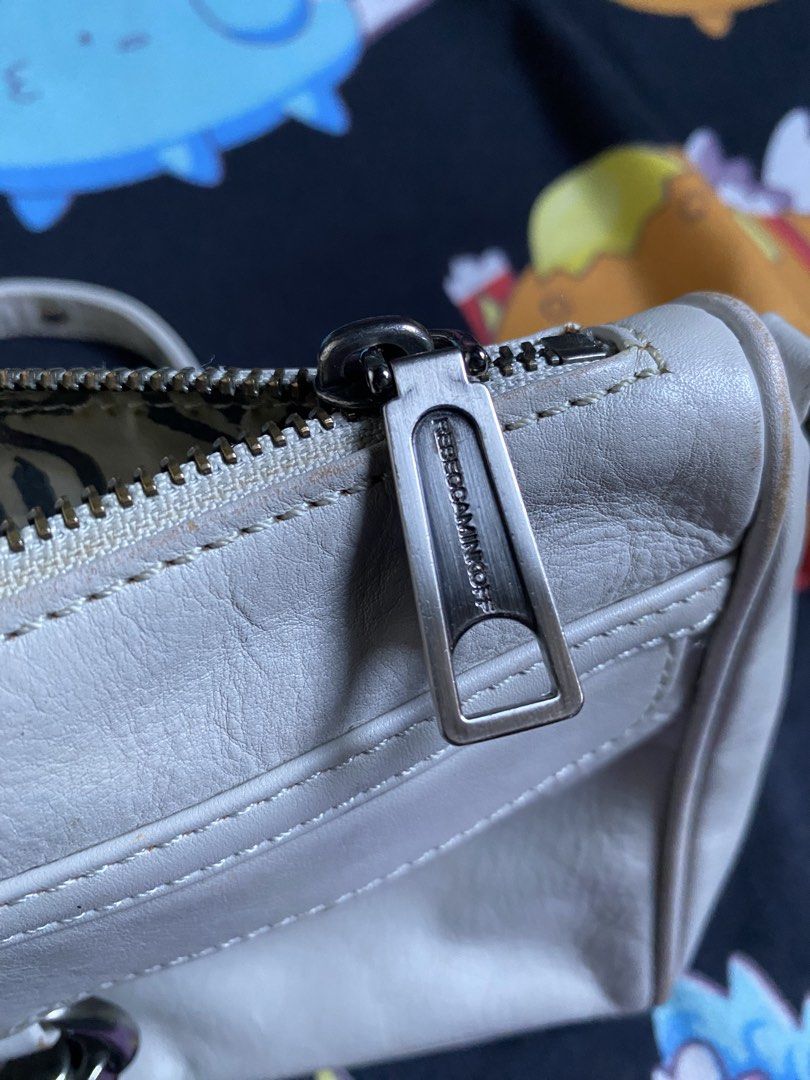 Rebecca Minkoff (Category: Cross-body Bags) located in Manila. Submitted by hylie2118 (Listing ID 1463935206, Image 3). Description: Rebecca Minkoff mini MAC clutch crossbody ba❗️ -Coded -No issue -color rate good All details posted.