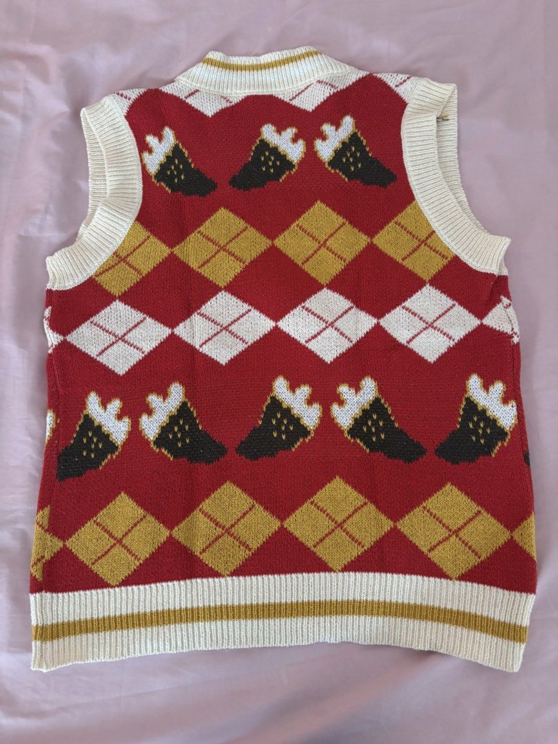 Red Argyle Knit Sweater Vest Wine Red (Category: Vests) located in Bacoor. Submitted by coconott (Listing ID 1463800646, Image 2). Description: Red Argyle Knit Sweater Vest Selling this cute red argyle knit sweater vest with a mountain graphic pattern. Really nice for casual or preppy outfits and easy to layer over a basic tee or collared shirt. Details: * Red argyle knit design * Sleeveless * Great for layering * Please check photos for actual c