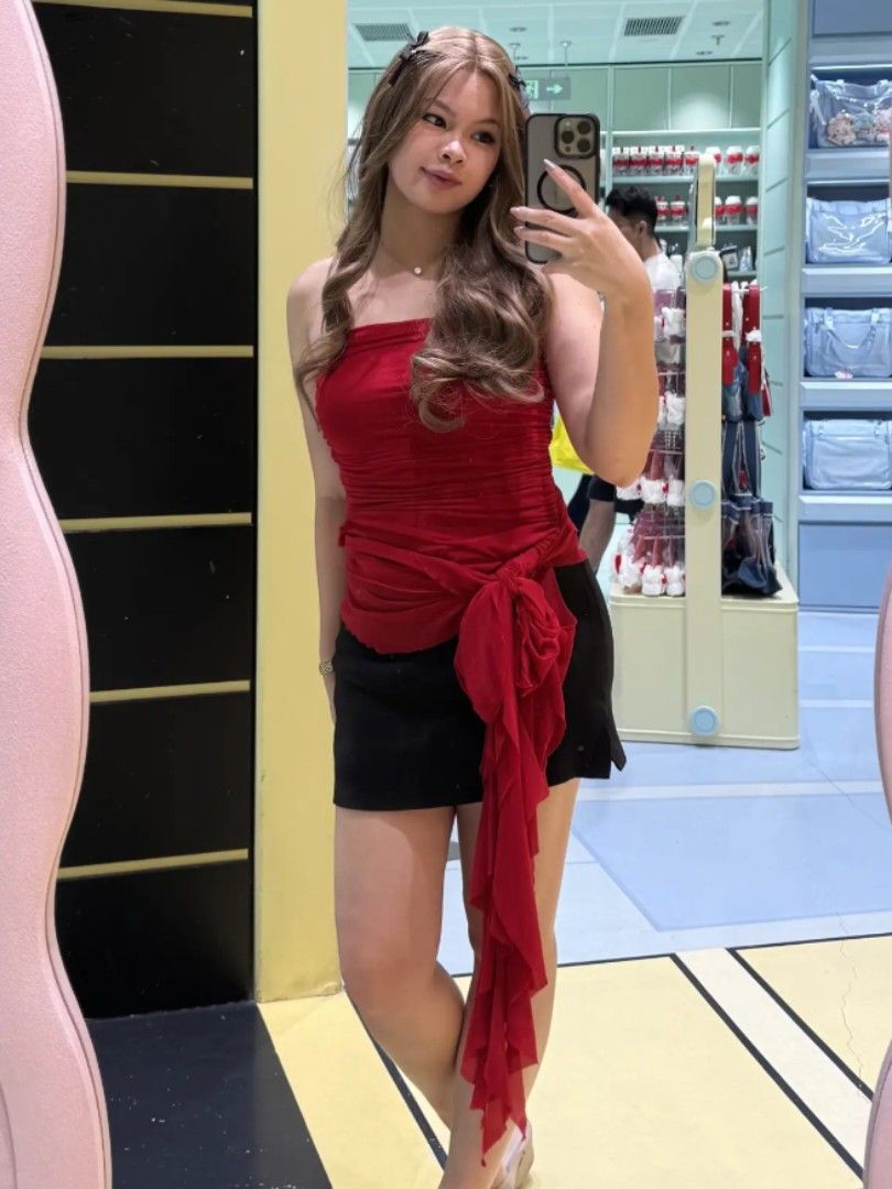 Red Sleeveless Top (Category: Sleeveless) located in Pasay City. Submitted by via.denny (Listing ID 1463784248, Image 1). Description: Used only once.