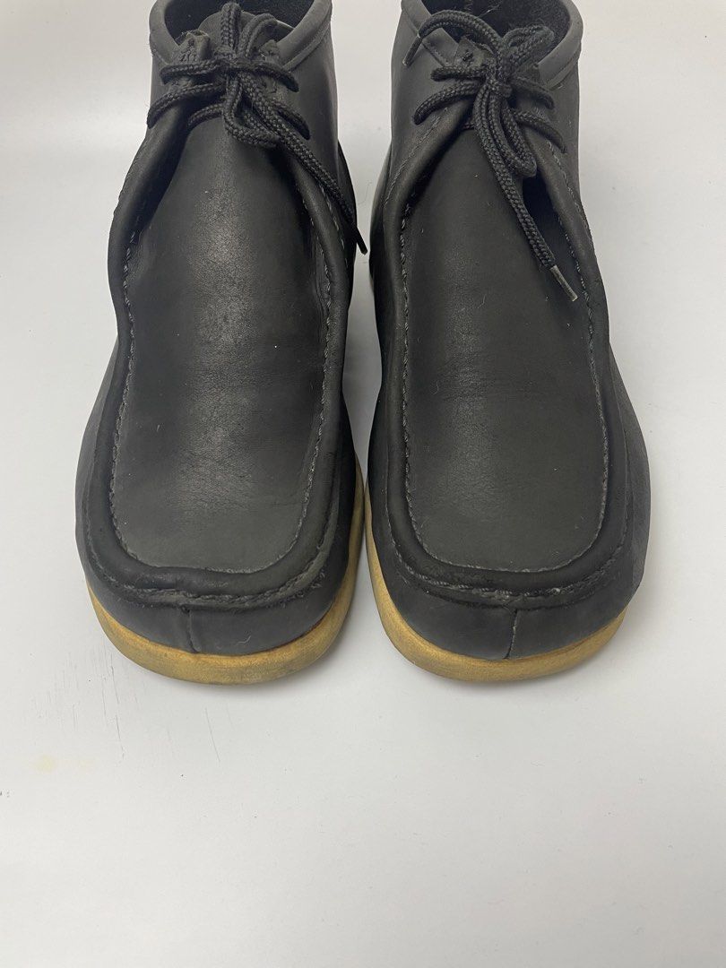 Red Wings Chukka Boots Black Leather (Category: Boots) located in Taguig. Submitted by highlows (Listing ID 1463746200, Image 3). Description: - Classic Red Wings chukka boots - Black leather upper - Crepe sole - Lace-up closure - Timeless, casual style - 28cm.
