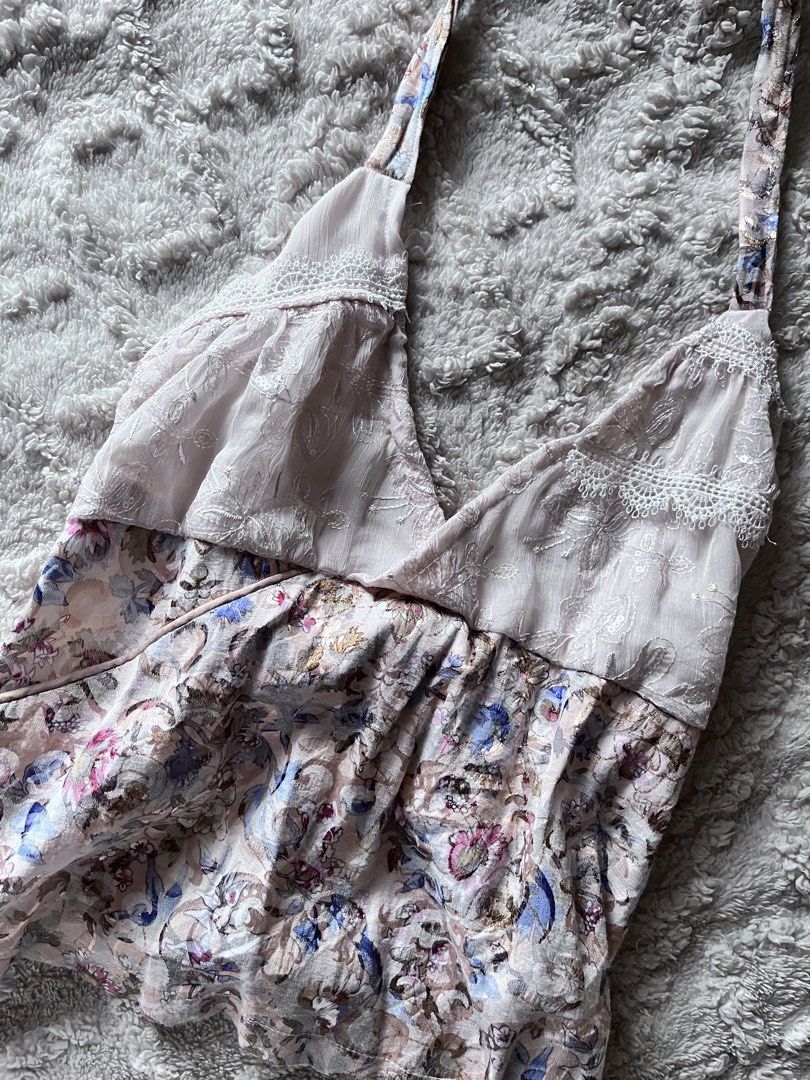 Reworked beige beaded halter y2k (Category: Sleeveless) located in Imus. Submitted by spicycartel (Listing ID 1463840459, Image 1). Description: xs-semi med.
