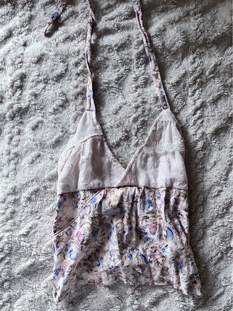 Reworked beige beaded halter y2k (Category: Sleeveless) located in Imus. Submitted by spicycartel (Listing ID 1463840459, Image 2). Description: xs-semi med.