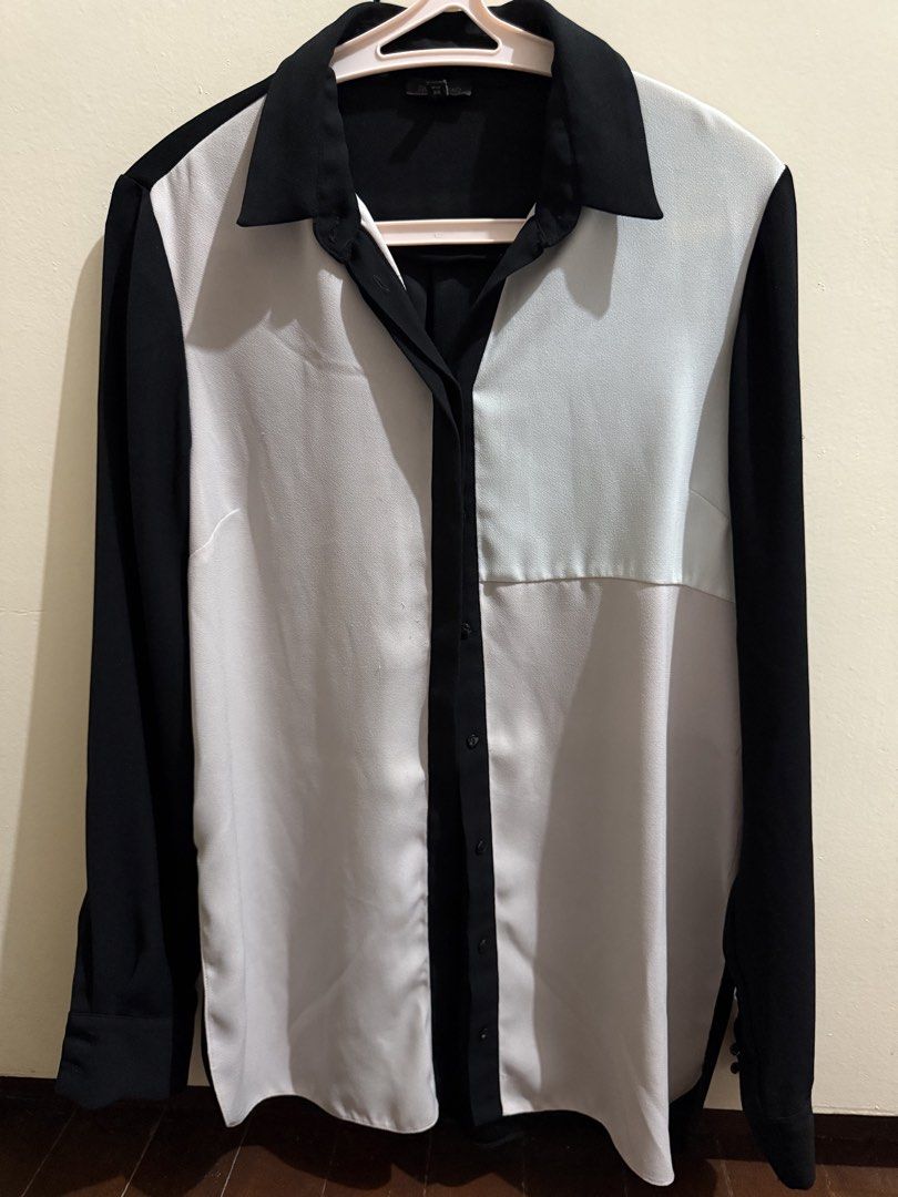 River Island long sleeve top (Category: Longsleeves) located in Makati City. Submitted by prebykris (Listing ID 1463930812, Image 1). Description: Perfect for office use; RFS: decluttering.