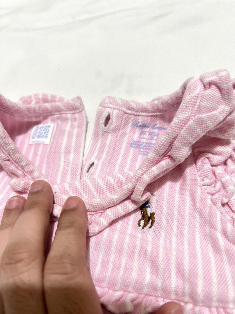 RL ROMPER WITH SCANNABLE QR CODE (Category: Babies & Kids Fashion) located in Cebu City. Submitted by littlezaria030 (Listing ID 1463746577, Image 3). Description: Size : 9M on tag but can fit til 18M -Petite Baby Until 12M if chuncky baby.