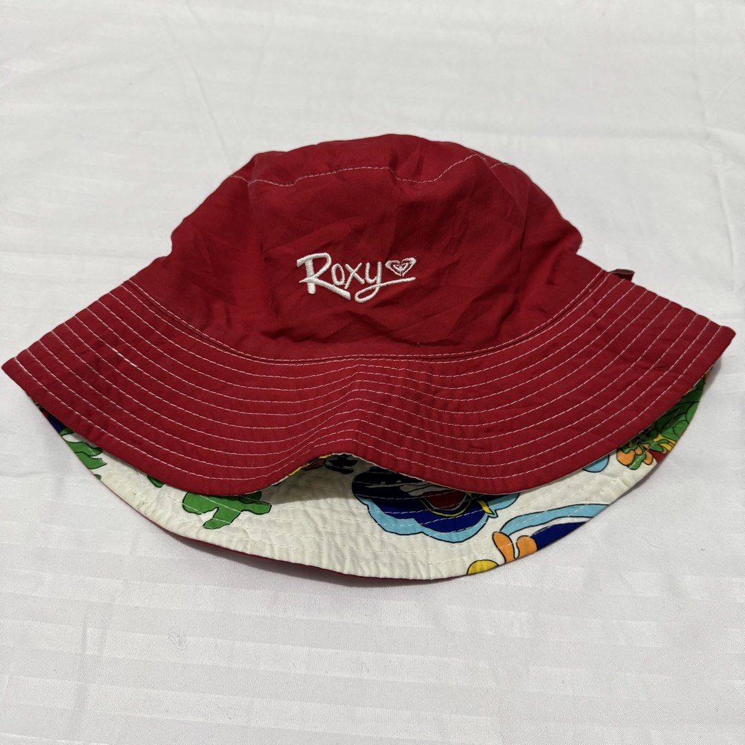 ROXY BUCKETHAT (Category: Caps & Hats) located in Pasig City. Submitted by jaaard (Listing ID 1463925224, Image 1). Description: Roxy bucket hat large size .