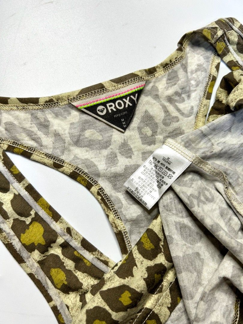 Roxy Vintage Leopard Bralette Top (Category: Others Tops) located in Marikina City. Submitted by wearablearttt (Listing ID 1463831497, Image 2). Description: 𖨆 LAID FLAT MEASUREMENTS B 17-19" L 18".