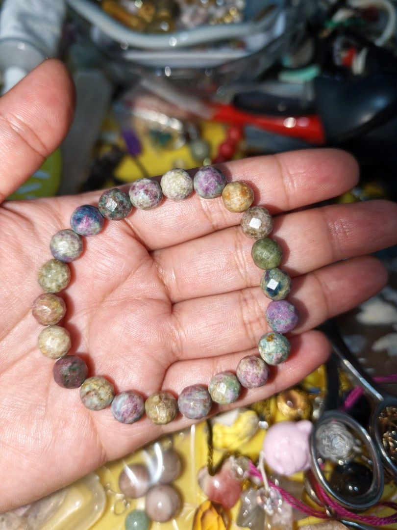 Ruby Fuchsite Bracelet Rare piece 16cm (Category: Bracelets) located in Quezon City. Submitted by piaoliangcollections.ph (Listing ID 1463831974, Image 1). Description: Ruby fuchsite combines the fiery, courageous life force of red ruby with the gentle, rejuvenating heart-healing energy of green fuchsite. Emotional and Mental Benefits Heart healing: Opens and activates the Heart Chakra to foster self-love, compassion, and emotional resilience. Bo