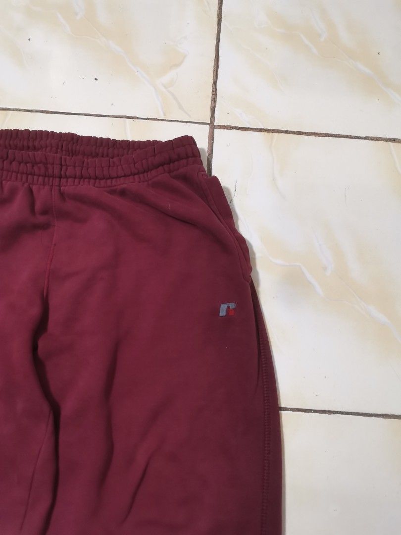RUSSEL SWEATPANTS (Category: Jeans) located in Manila. Submitted by asktodealyou (Listing ID 1463793250, Image 2). Description: No isssue.
