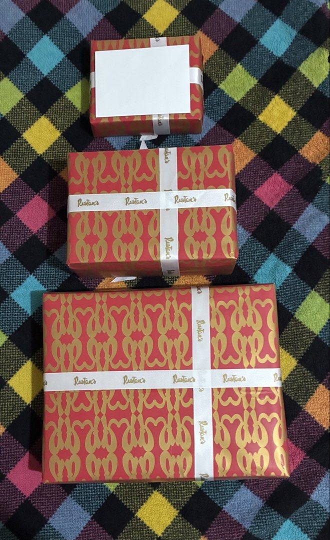 3 RUSTANS Gift wrapping supplies set - take ALL (Category: Everything Else Others) located in Muntinlupa City. Submitted by mystyle10 (Listing ID 1463748133, Image 2). Description: Click the pictures to see full image. Size indicated kindly decide if your item will fit on said measurements. Gift supplies: boxes, wrappers, ribbons, gift cards, tissues (1) SMALL box size: 13x10x4cm (1) SMALLMed box size: 17x12x8cm (1) MEDIUM box size: 26x20x6cm Not