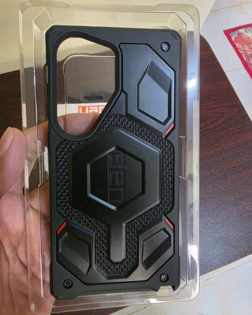 S26 ultra cases (Category: Cases & Covers) located in Taguig. Submitted by nakiash (Listing ID 1463244359, Image 2). Description: Samsung S26 Ultra Cases – Bundle Deal ​Price: ₱800 for all items (take-all) ​Inclusions / Items: Includes UAG Monarch Kevlar [imitation/replica case] ​Location: Upper Bicutan ​Feel free to message me if you're interested!.