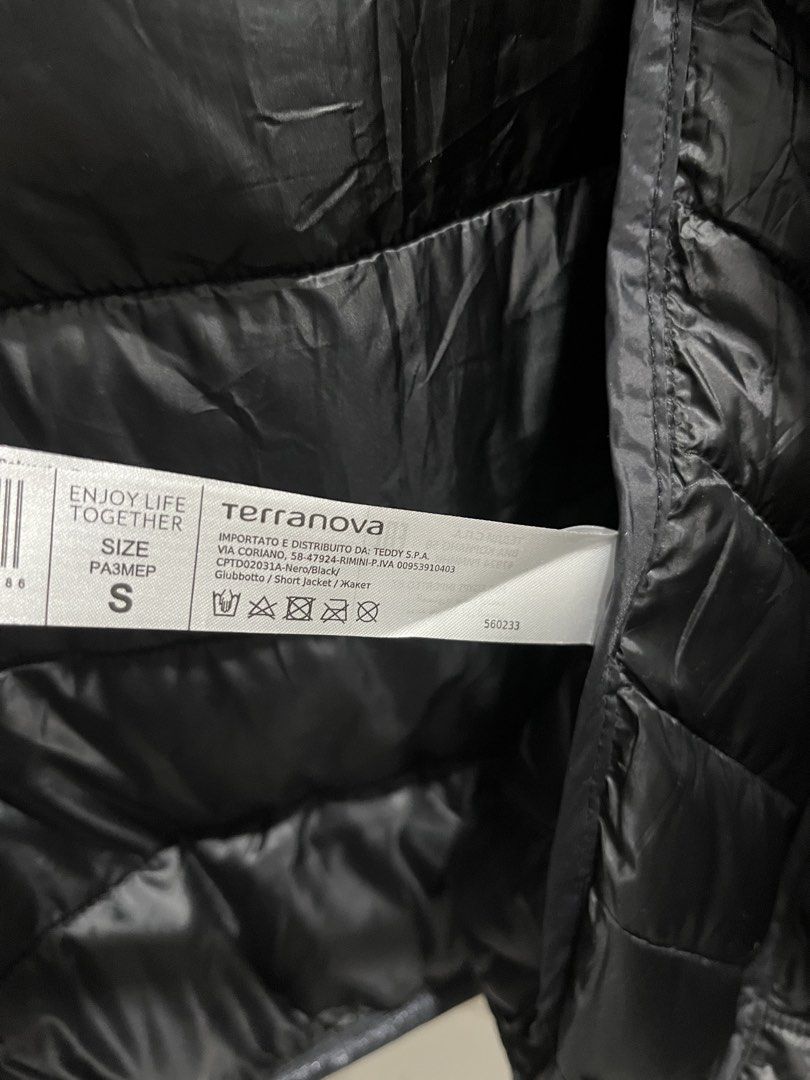 (S) Terranova Light Puffer Jacket with Hoodie (Category: Coats, Jackets and Outerwear) located in Pasig City. Submitted by tylernchloe (Listing ID 1463841891, Image 3). Description: - Brand: Terranova - Type: Puffer Jacket - Color: Black - Features: Hood, Zip-up front - Material: Shiny - Size: S - Ideal for: Cooler weather RFS decluttering .