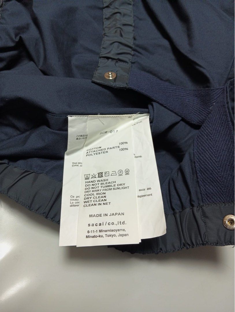sacai SCM-012 恤衫 shirt tee jacket sz 4 Nike Cdg jacket （分類：西裝）位於 Hong Kong。 由 kidult114 提交（商品編號 1463792214，圖片 3）。簡介： sacai 恤衫，黑色。棉加聚酯纖維質料。衫身有細褶設計，領口位特別。日製。a Sacai navy shirt jacket sz 4 = XL 100% Authentic or double money back No tag or dust bag Excellent condition just like new , try once No bargain Trade in tst east harbour crystal centre or sf courier collect only All sales are final 。