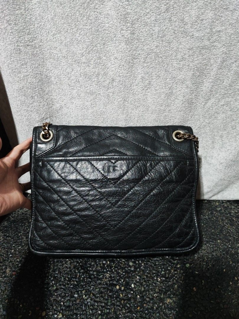 Saint Laurent Black Leather Chevron Flap Bag (Category: Luxury Bags & Wallets) located in Baguio. Submitted by jayrgijc52758 (Listing ID 1463747961, Image 3). Description: YSL sling bag Medium size Rusted hardware Maganda pa sya.. 1200.