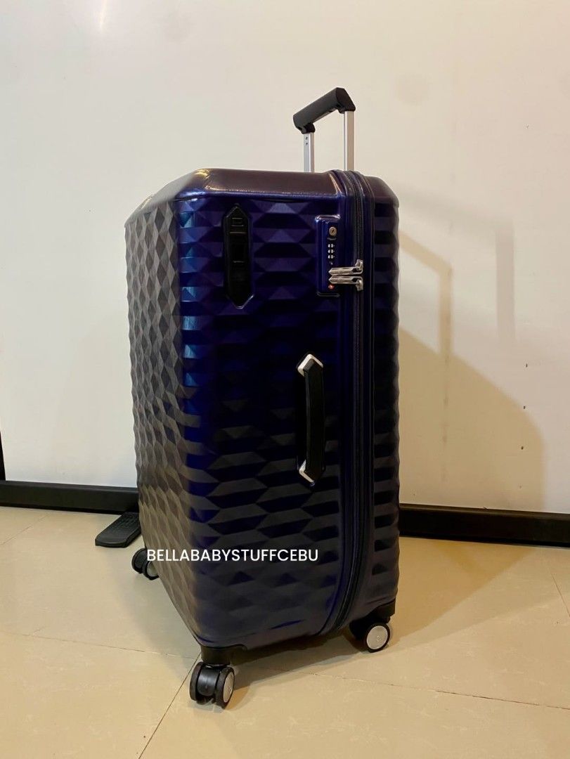 SAMSONITE POLYGON Spinner 75/28 - Blue (Category: Luggage) located in Cebu City. Submitted by bellababystuffcebu (Listing ID 1463794566, Image 3). Description: SAMSONITE POLYGON Spinner 75/28 - Blue Preloved in Very Good Condition SRP 19k Selling Low 4 wheel spinner TSA combination lock Weight 5 kg Dimensions (H x W x D) 49 x 34 x 75 cm Please see video for reference https://fb.watch/JPAHLCKStK/? EASY BRAKE™ SYSTEM by Hinomoto Japan with smooth d