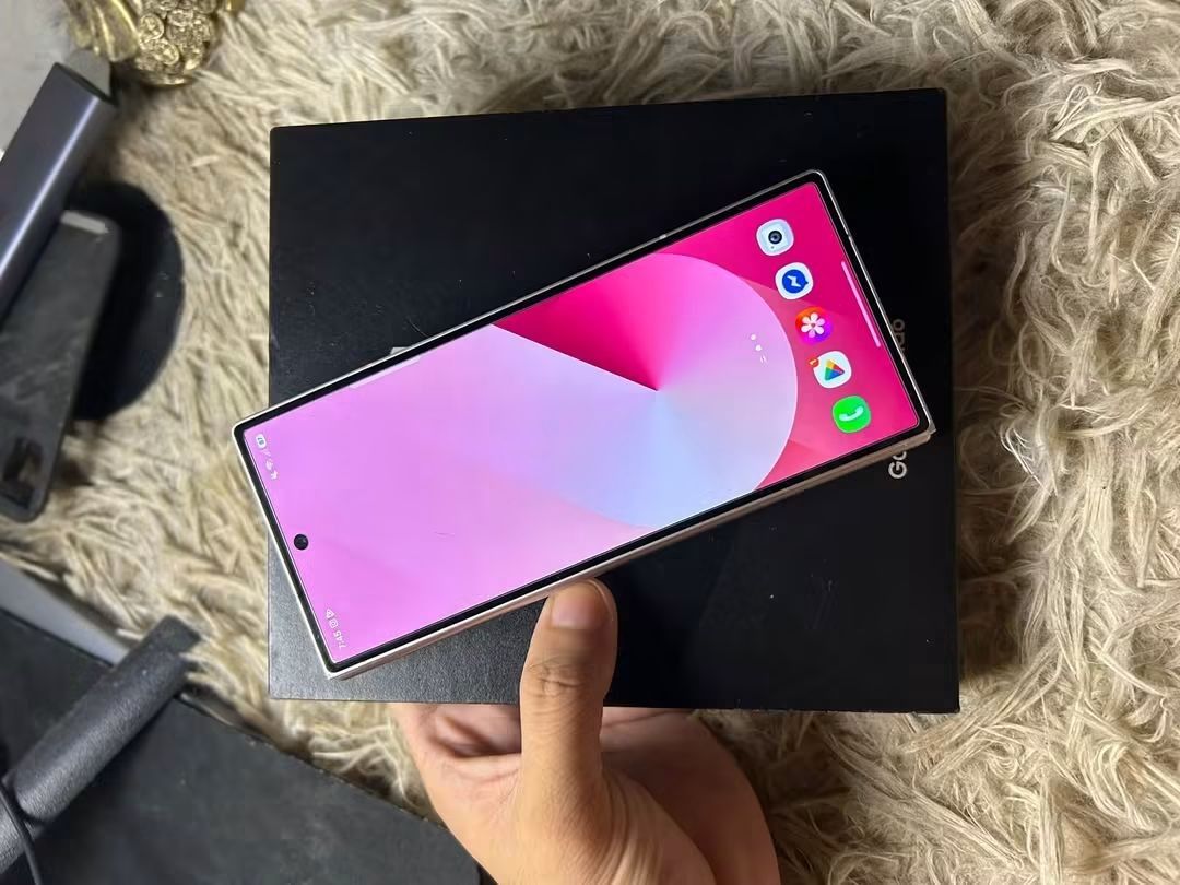 Samsung Galaxy Z Fold 6 (Category: Samsung) located in Caloocan City. Submitted by safefish_2596800 (Listing ID 1463819220, Image 2). Description: 📱 FOR SALE: Samsung Galaxy Z Fold 6 Selling my Samsung Galaxy Z Fold 6, still in good condition and well taken care of! ✨ 📦 Comes with the original box 🛡️ Includes 3 sets of cases 💰 Price is still negotiable — reasonable offers are welcome! ⚠️ Condition: May some minor dents/scratches from normal u
