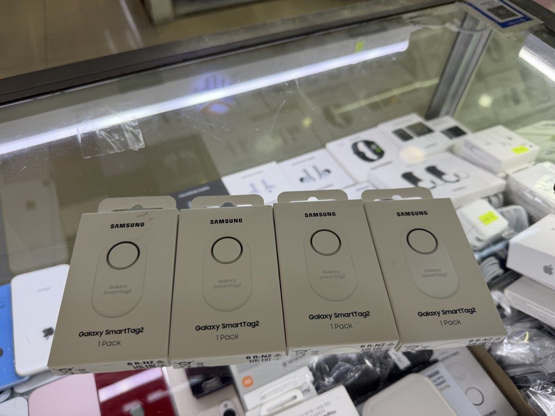 Samsung Smart Tag 2 ( 4pcs )Brandnew (Category: Other Mobile & Gadget Accessories) located in San Juan City. Submitted by mobileterritory2012 (Listing ID 1463763900, Image 1). Description: Brandnew Original 4 pack Loc theatremall Greenhills Jean 09354087459.