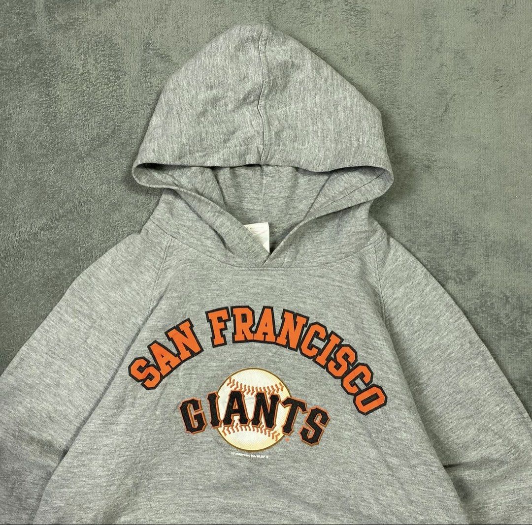 San Fransisco Giants Hoodie (Category: Coats, Jackets and Outerwear) located in Bacoor. Submitted by nikkibellaa (Listing ID 1463887950, Image 2). Description: Small Length: 25 Width: 20 📍 Pasay.