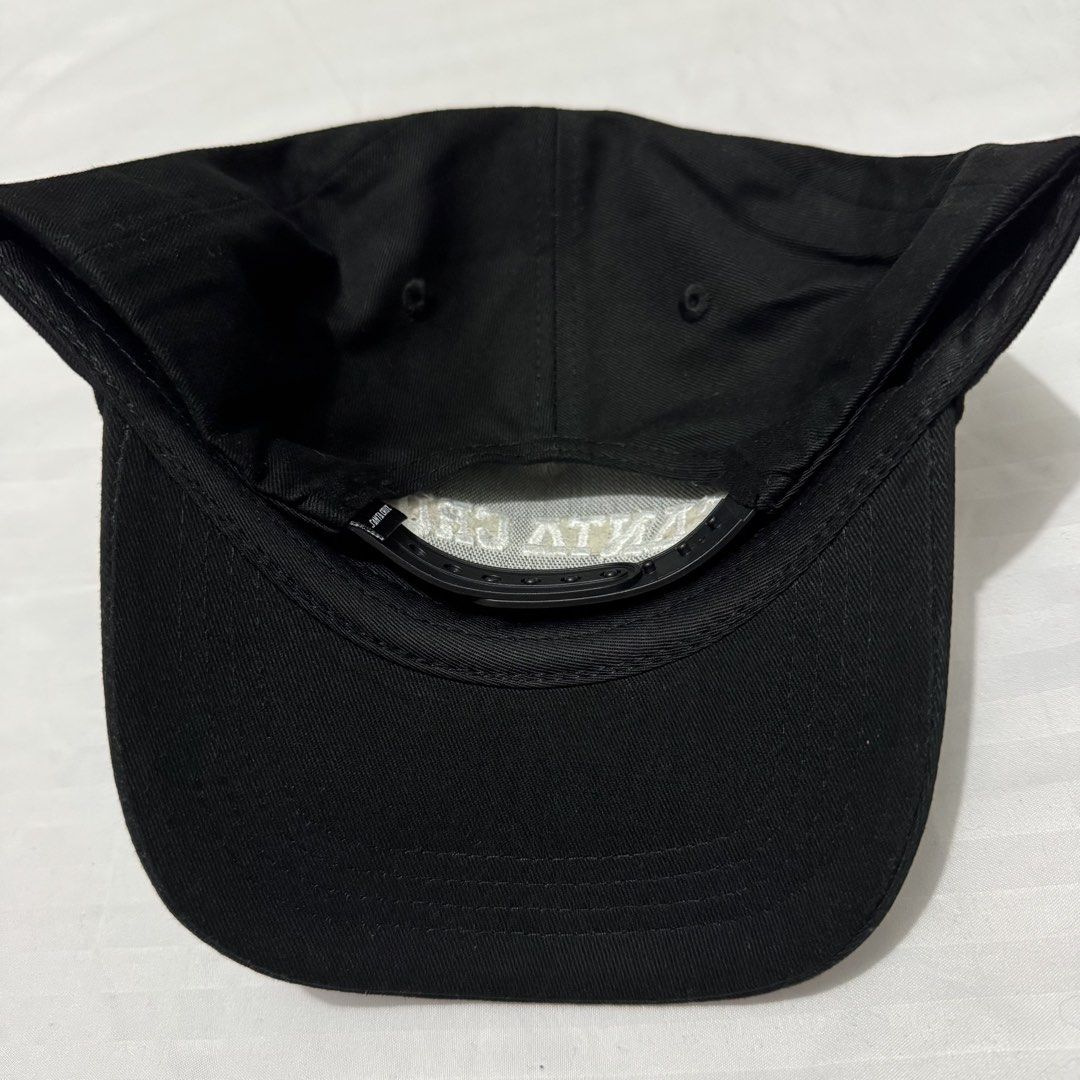 SANTA CRUZ (Category: Caps & Hats) located in Pasig City. Submitted by jaaard (Listing ID 1463923490, Image 2). Description: Santacruz official cap New.