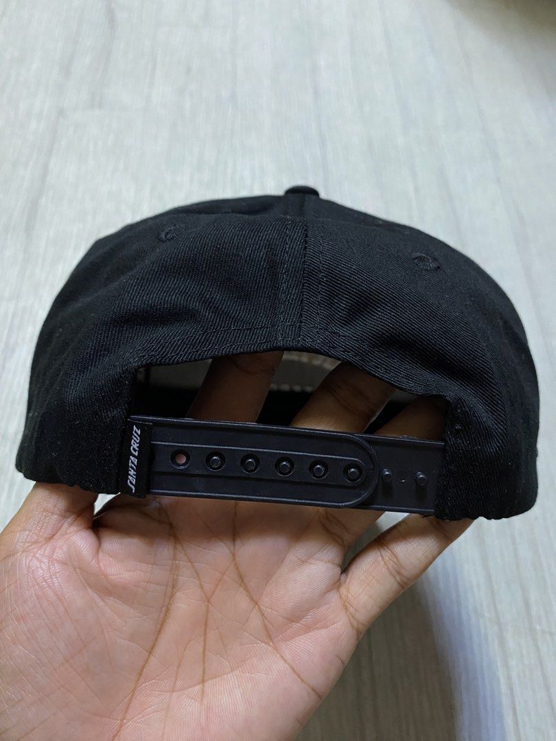 Santa Cruz Skateboards Cap (Category: Caps & Hats) located in Pasig City. Submitted by terrencec34805 (Listing ID 1463911913, Image 2). Description: Santa Cruz Skateboards cap Brand new Size:One Size Fits All .