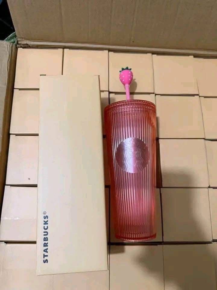SB Strawberry Tumbler (Category: Water Bottles & Tumblers) located in Manila. Submitted by kassy_kai08 (Listing ID 1463744711, Image 2). Description: Starbuck Strawberry Tumbler With box and paper bag .