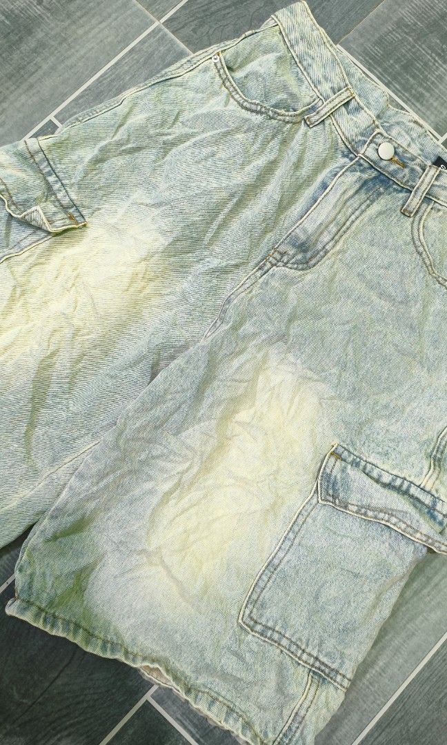 Sbin Cargo Shorts (Category: Shorts) located in Toledo. Submitted by itsurboijosipthrifts (Listing ID 1463788010, Image 3). Description: 28W | 22L.