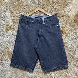(Category: ) located in . Submitted by thriftingz143 (Listing ID 1463929239, Image 1). Description: .