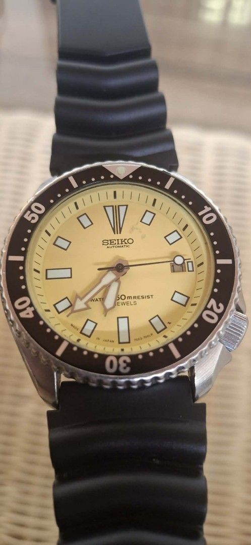 Seiko Divers bundle (Category: Men's Watches) located in Quezon City. Submitted by Blacksun (Listing ID 1463742941, Image 2). Description: - Two Seiko Automatic Watches (Sold as a Pair) - Dial Colors: 1 Black, 1 Yellow - Movements: Seiko 7002A and Seiko 7S36B MEET UP : SM Fairview RFS : downsizing. - After market insert, Dial, and hand. NEGO for sure buyer..