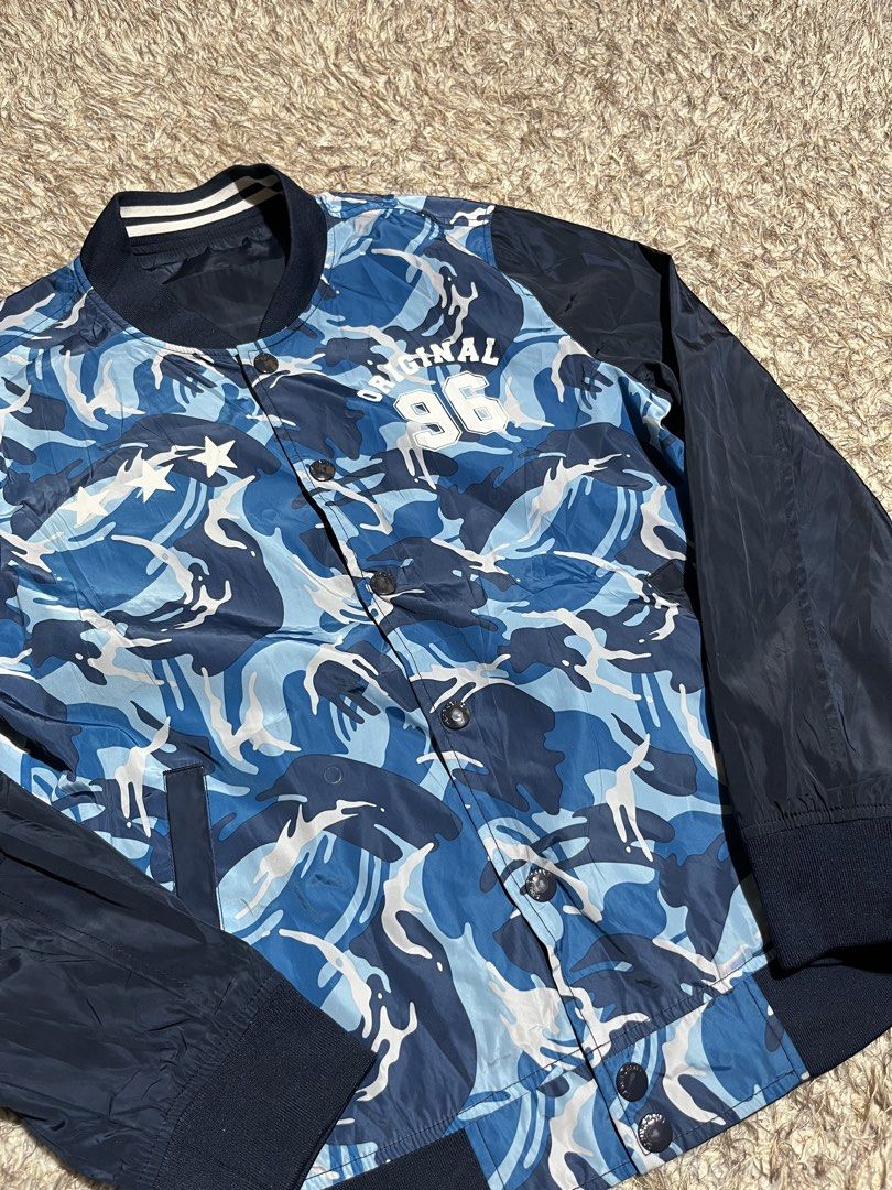 Semir Reversible Bomber Jacket (Category: Coats, Jackets and Outerwear) located in Valencia. Submitted by bordzsthrift (Listing ID 1463928755, Image 2). Description: Size M on tag Dimes: 21 X 25.5.