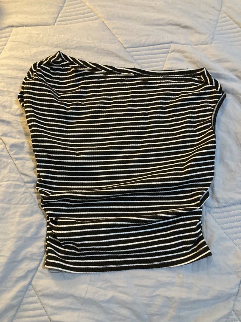 SHEIN Asymmetric Ruched Cropped Top (Category: Blouses) located in Quezon City. Submitted by jazminrosee (Listing ID 1463779503, Image 1). Description: •Teen Size 13Y •same day delivery.