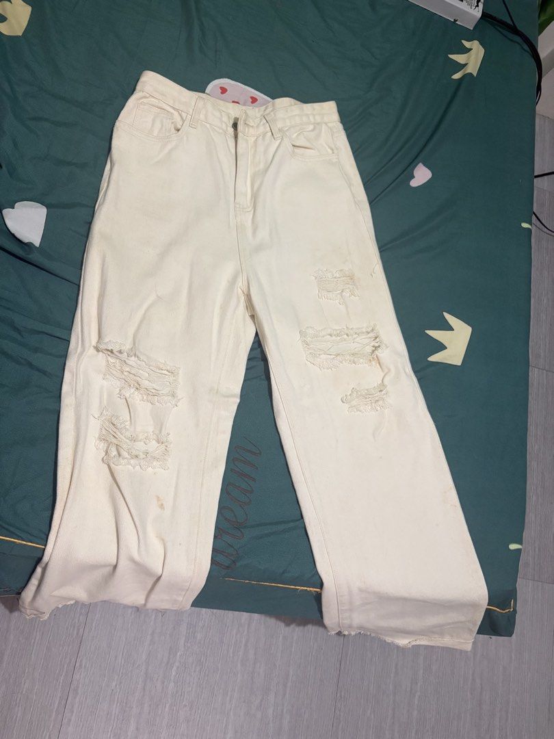 Shein Cider H&M Jeans (Category: Jeans) located in Taytay. Submitted by Bananakook (Listing ID 1463838484, Image 3). Description: - Assorted Jeans from Cider H&M and Shein - 80 PHP each - If taking all 4 PHP 250 - RFS: I don’t fit them anymore.