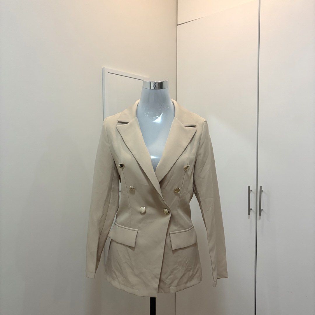 Shein Coat (Category: Coats, Jackets and Outerwear) located in Angeles City. Submitted by declutteredcloset_ (Listing ID 1463901513, Image 1). Description: .