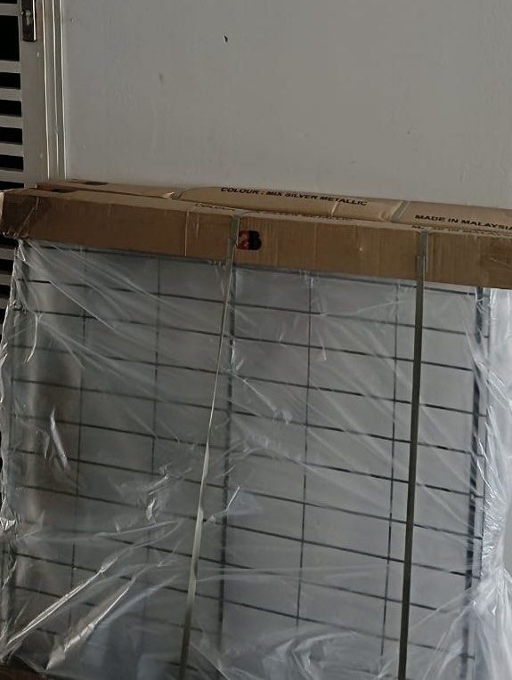 single foldable bed (Category: Bed Frames & Mattresses) located in Kepala Batas. Submitted by emeliaskll (Listing ID 1463789330, Image 3). Description: pickup or lalamove only.