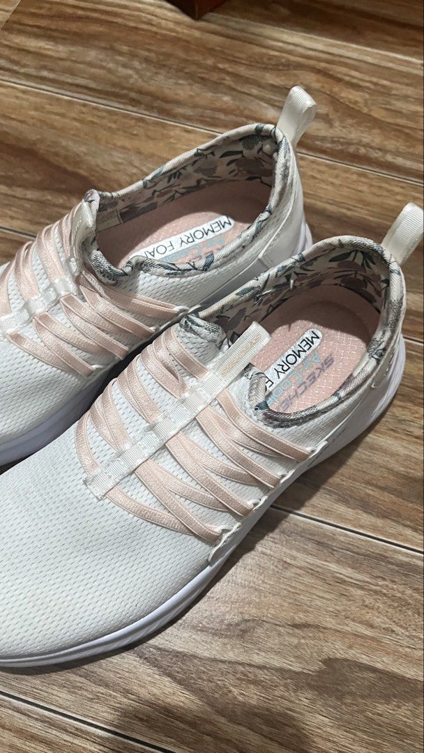Skechers Memory Foam Rubber Shoes (Category: Sneakers) located in Quezon City. Submitted by flyingmommie (Listing ID 1463861795, Image 1). Description: .