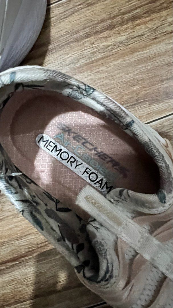 Skechers Memory Foam Rubber Shoes (Category: Sneakers) located in Quezon City. Submitted by flyingmommie (Listing ID 1463861795, Image 3). Description: .