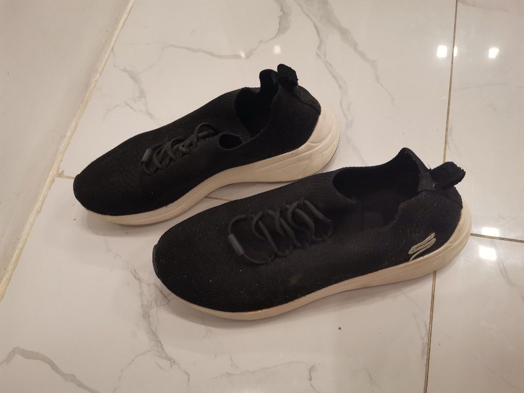 Sketchers shoes black (Category: Casual Shoes) located in Antipolo. Submitted by zealhorse_4b1730 (Listing ID 1463879302, Image 3). Description: price is negotiable Condition: 9/10 No issue.
