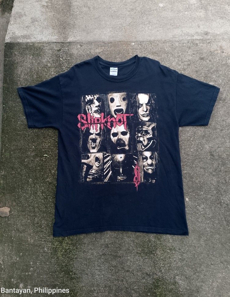 Slipknot shirt (Category: Tshirts & Polo Shirts ) located in Bantayan. Submitted by rare.palautog (Listing ID 1463817978, Image 1). Description: Slipknot shirt Large on Gildan tag W 21.5-22 L 29.5 Excellent condition Sign of usage, hairline crack Dm sa interested 📩 Cebu location 📌.