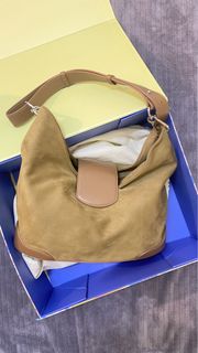 (Category: ) located in . Submitted by bell_closet (Listing ID 1463836673, Image 1). Description: .