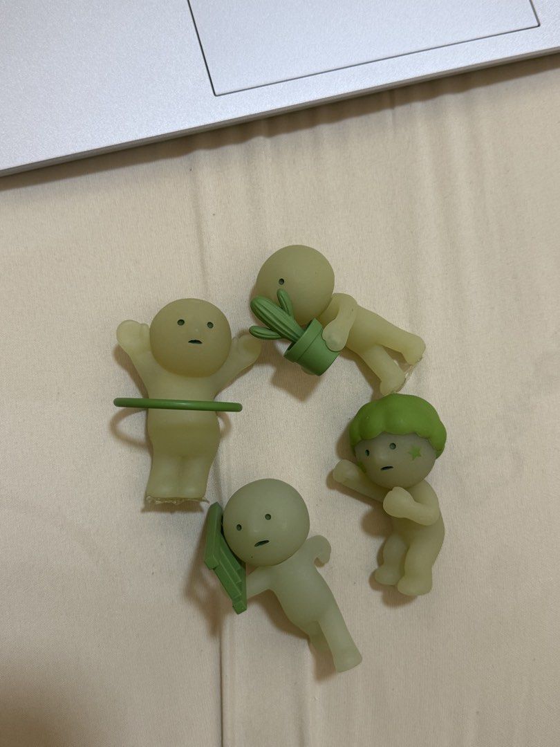 SMISKI 300 EACH (Category: Designer & Blind Box Toys) located in Santa Rosa. Submitted by xei___ (Listing ID 1463886679, Image 2). Description: selling for 300 each, badly need money po asap can do free sf depende sa kukunin. .