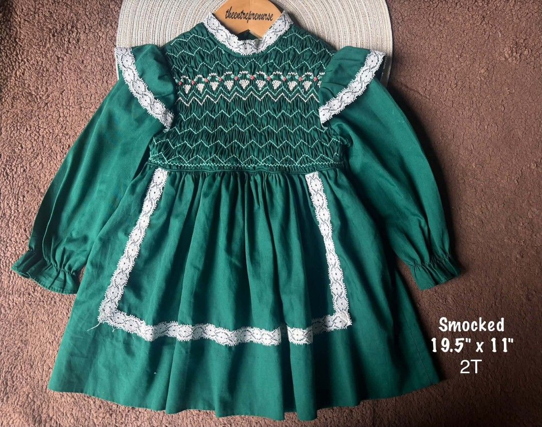 Smocked Dress Emerald Green 2t (Category: Babies & Kids Fashion) located in Quezon City. Submitted by theentreprenurse (Listing ID 1463897149, Image 1). Description: 𝘼𝙐𝙏𝙊 𝙋𝘼𝙎𝙎 𝙏𝙊 𝙇𝙊𝙒 𝘽𝘼𝙇𝙇𝙀𝙍𝙎 📣 ʙʀᴀɴᴅ: ꜱɪᴢᴇ: 2T ᴍᴏᴘ: ɢᴄᴀꜱʜ ❌️issue: Last photo parang scratch. may maliit na hole right side pero natakpan ng tupi nung dress. ꜱʜɪᴘᴘɪɴɢ 🛒 (NO RUSH. I'm a working momma :) ) ▪︎ꜰʟᴀꜱʜ ᴇxᴘʀᴇꜱꜱ | J&T ▪︎ʟᴀʟᴀᴍᴏᴠᴇ|ɢʀᴀʙ ~ 𝚃𝚑𝚎𝚜𝚎 𝚌𝚕𝚘𝚝𝚑�