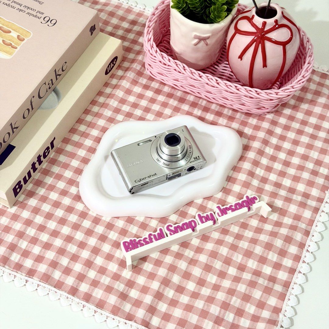 Sony Cyber-shot W320 Digital Camera - Silver (Category: Cameras) located in Manila. Submitted by decluttered_by.kisses (Listing ID 1463805279, Image 2). Description: Model: S♡ny Cybershot W320 ♡₊˚ - best seller! price: [🔖₱6,499 + SF 📦] ╰┈➤ comment “mine” 🛒 IG: blissful.snap FB Page: Blissful Snap Tiktok: blissful.snap 🌸 𝗱𝗲𝘁𝗮𝗶𝗹𝘀: 📸 – Key Features • 14.1MP CCD Sensor • 4x Optical Zoom • 26mm Wide-Angle Lens • SteadyShot Image Stabilizat