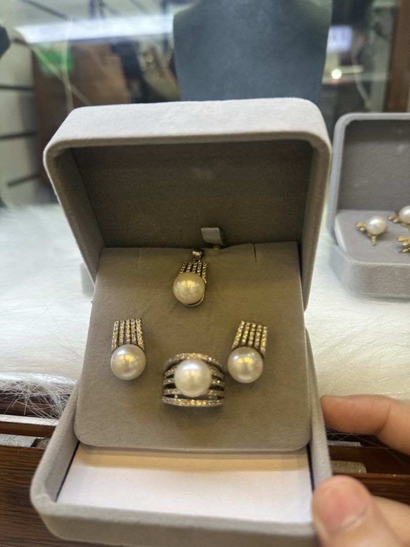 South sea pearl with micro-setting (Category: Luxury Accessories) located in Manila. Submitted by bryhsd_23. (Listing ID 1463801264, Image 3). Description: New collection south sea pearl micro-setting non tarnish .