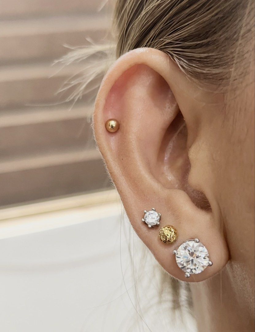 Sparkling Stud Earrings in Velvet Box (Category: Earrings) located in Manila. Submitted by missyoung222 (Listing ID 1463800419, Image 2). Description: -Moisannite Silver Stud Earrings 2ct (total 4ct) -with Certificate - Beautifully sparkling stud earrings. - Classic design, versatile for any outfit. - Arrives in an elegant grey velvet box. - Ideal for gifting or personal indulgence..