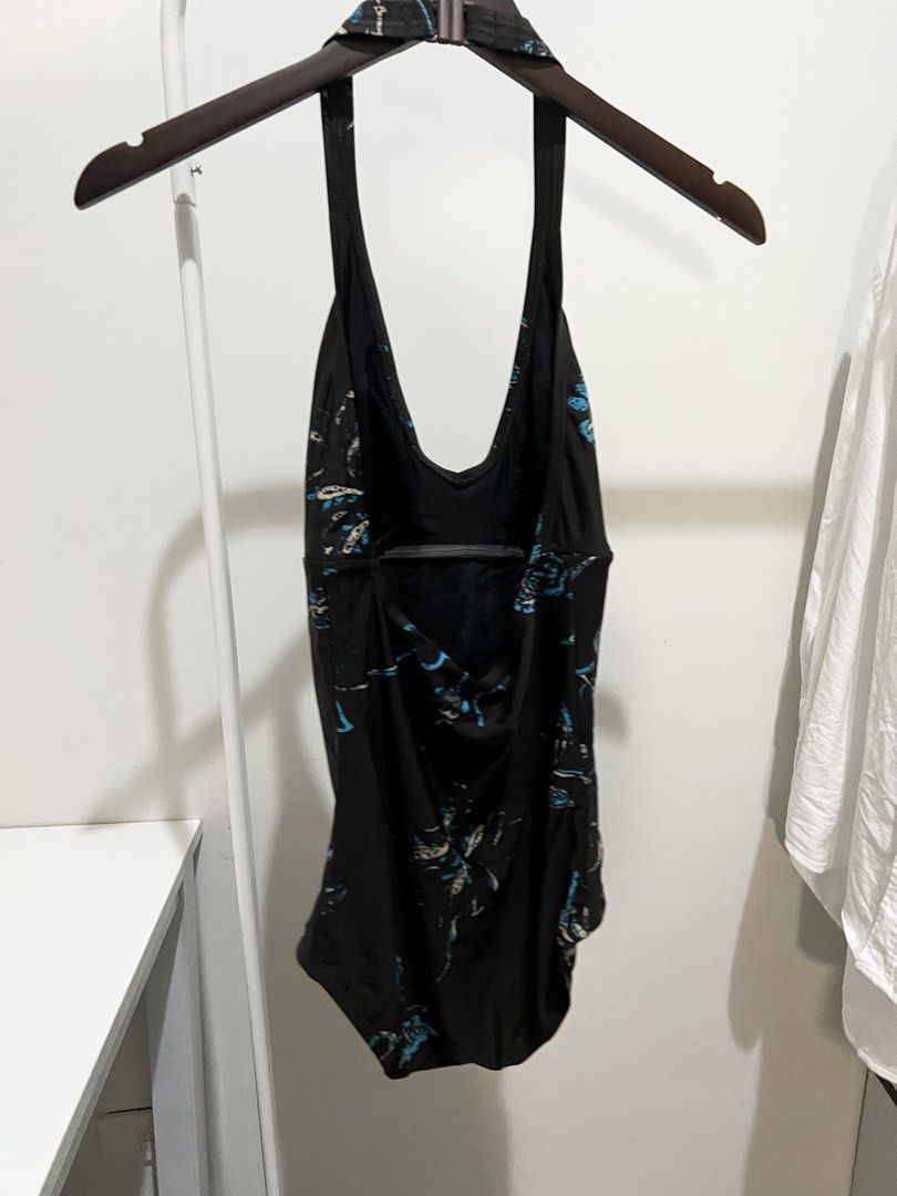 SPEEDO one piece swimsuit (6,000+) (Category: Bikinis & Swimsuits) located in Quezon City. Submitted by styleandcomfort (Listing ID 1463806420, Image 3). Description: Speedo price ranges from 5,000-6,000 SUPER GOOD DEAL! Never used Message me for inquiries 😊.