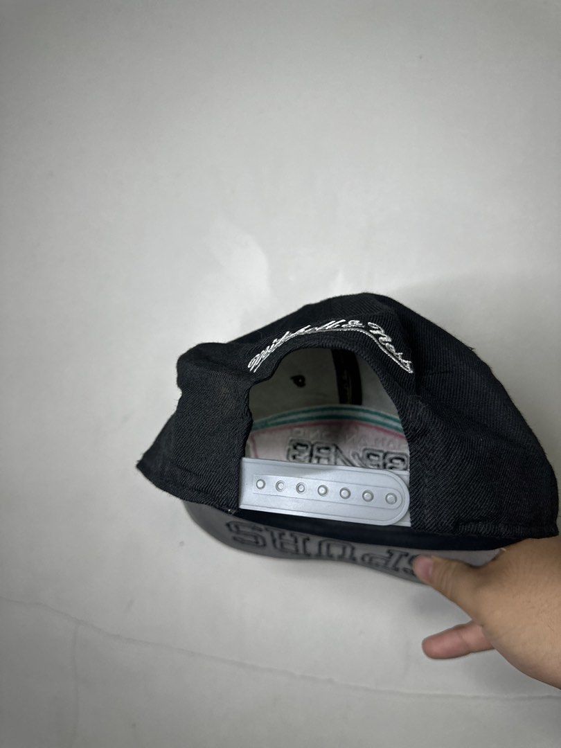 SPURS BY MITCHELL AND NESS (Category: Caps & Hats) located in Molave. Submitted by thriftmate13 (Listing ID 1463777504, Image 2). Description: .