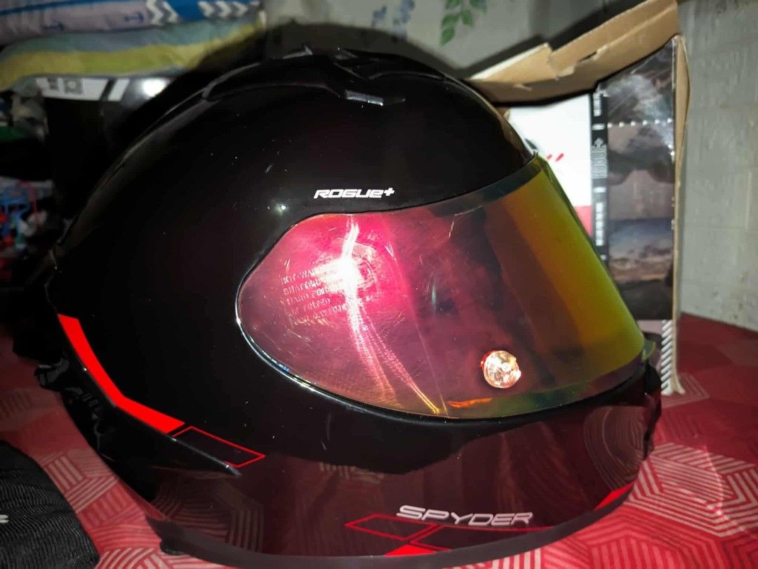 Spyder Helmet Rogue+ (Category: Announcements) located in Malabon City. Submitted by nhory123 (Listing ID 1463864880, Image 3). Description: For sale spyder helmet rogue+ size Large With clear and iridium lens helmet bag Tatlong beses lang nagamit 3995 brand new price 3000 nego.