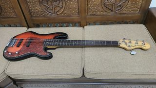 (Kategori: ) berada di . Dikirim oleh rumahguitardanbass (ID iklan 1463918162, Gambar 1). Deskripsi: .